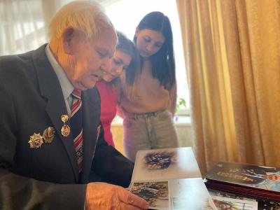 Акция «Тележка радости»: посещение ветерана Великой Отечественной войны