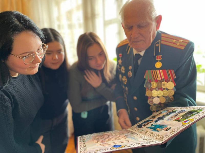 Акция «Тележка радости»: посещение ветерана Великой Отечественной войны